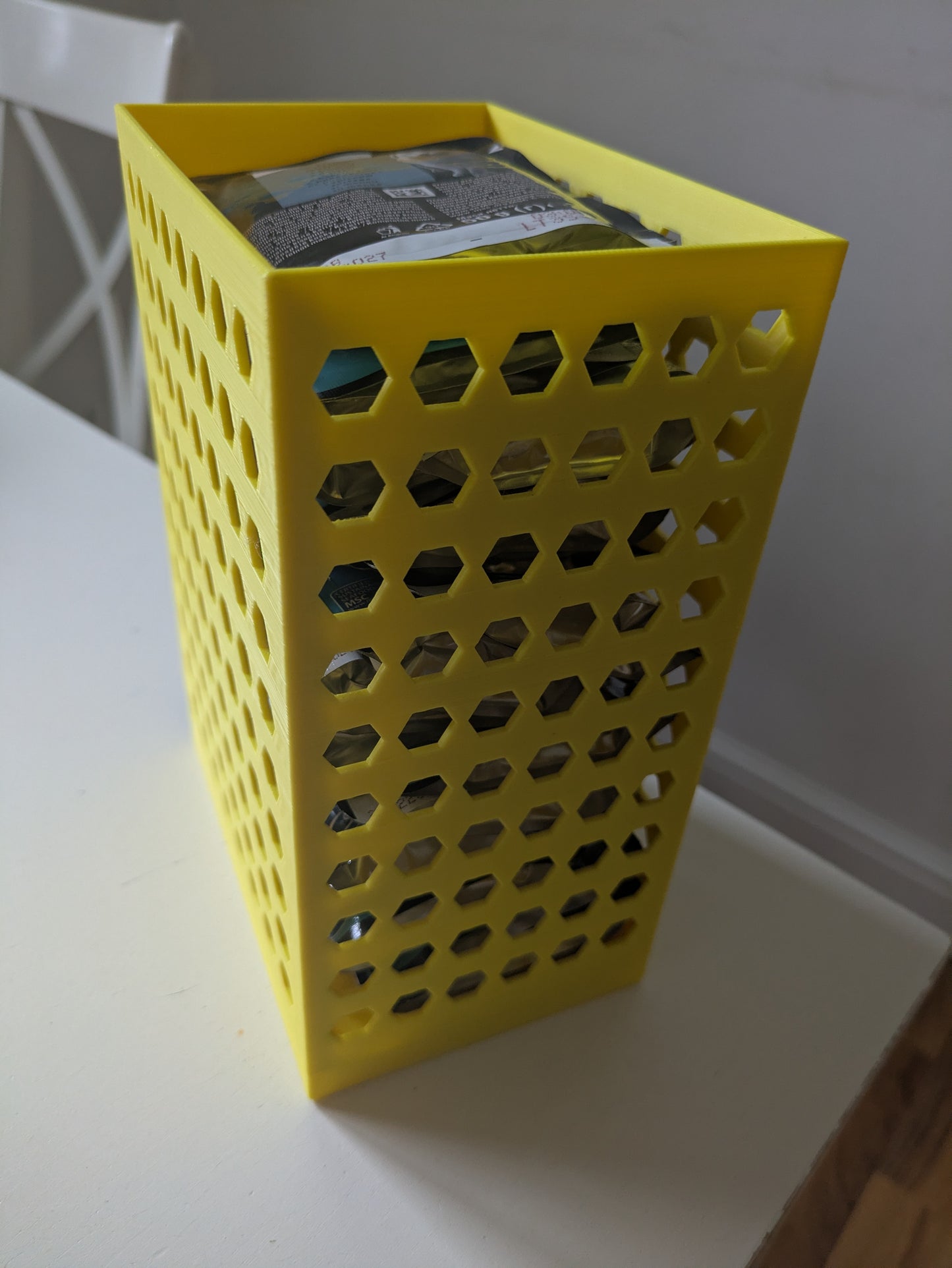 Pet food pouch holder dispenser