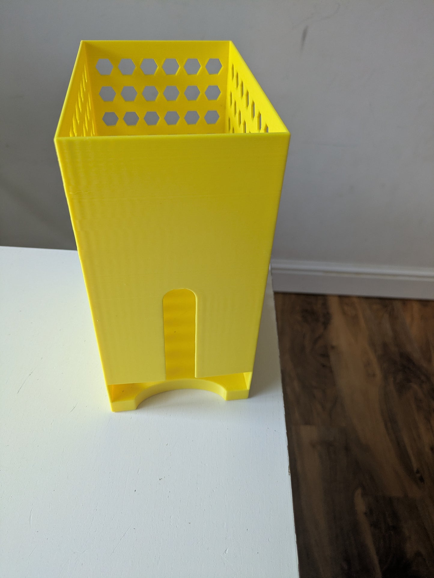 Pet food pouch holder dispenser