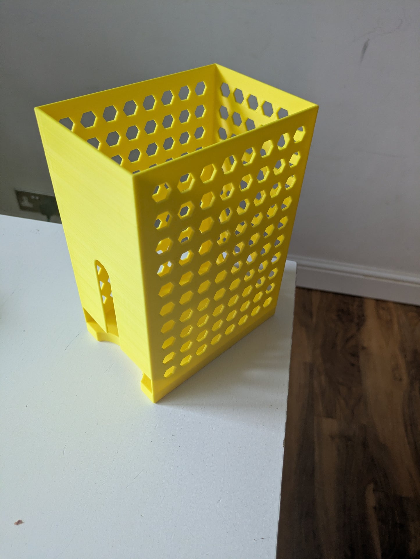 Pet food pouch holder dispenser