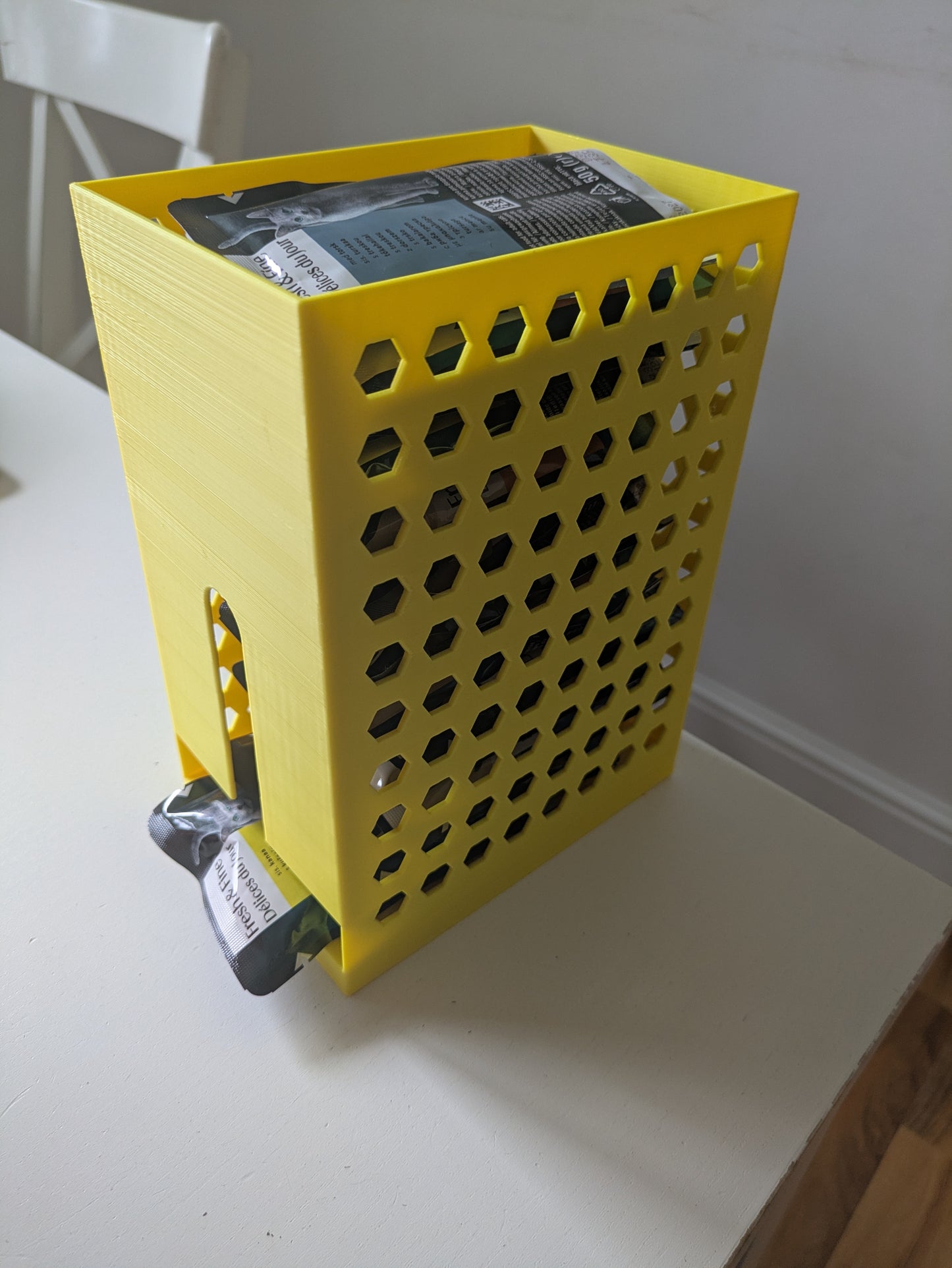 Pet food pouch holder dispenser