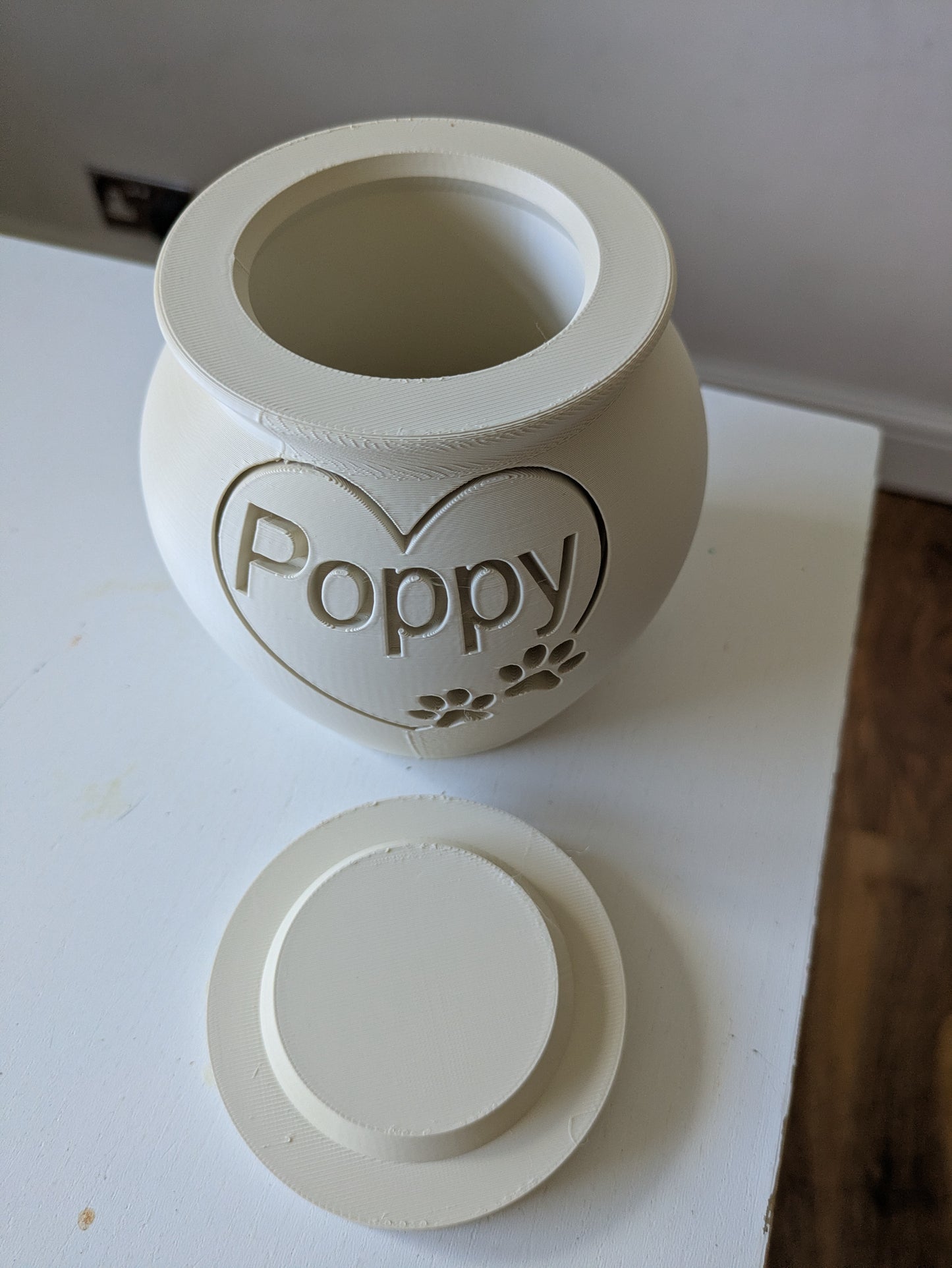 Pet cremation urn