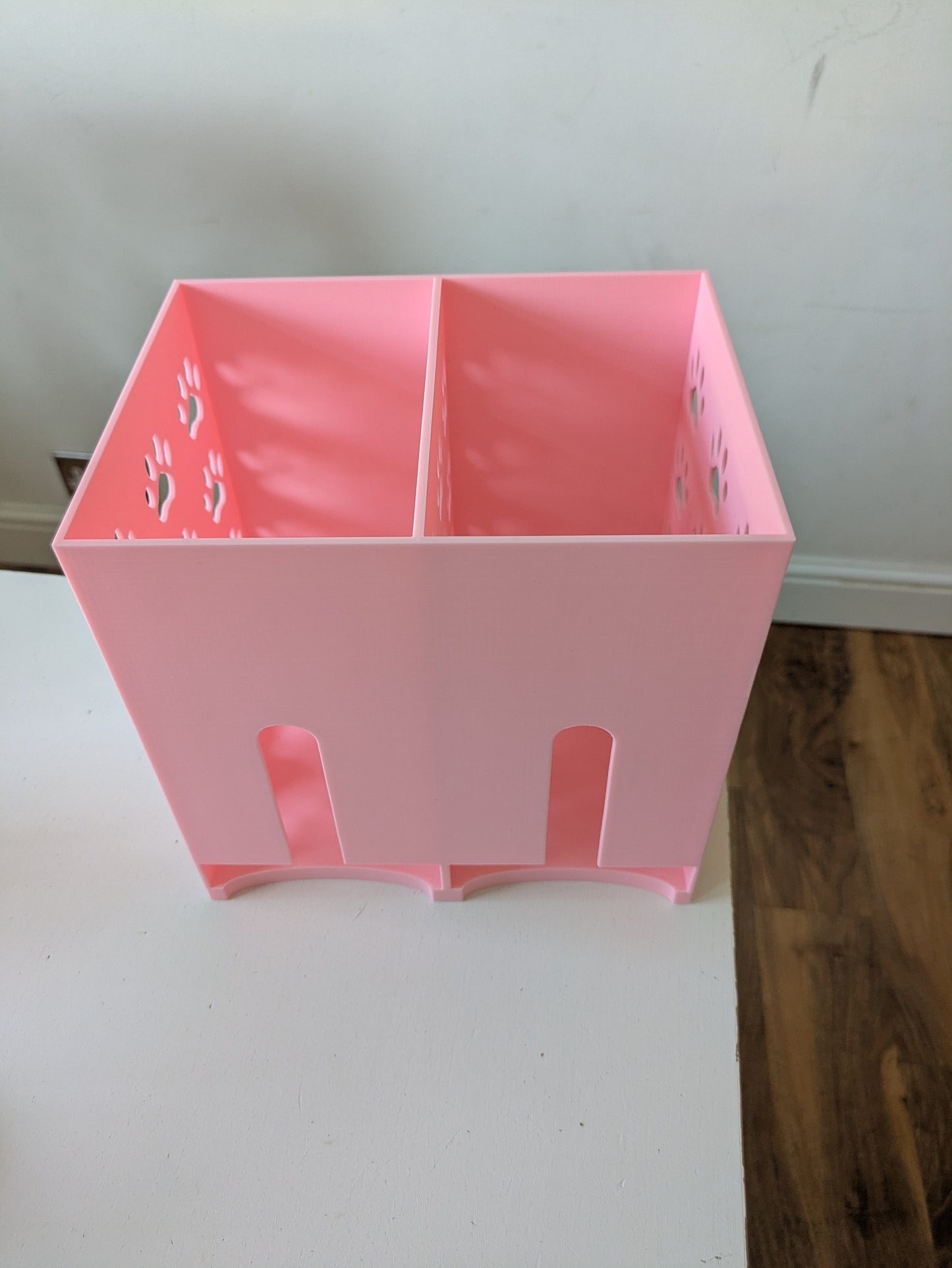 Double size pet food pouch holder & dispenser with paw prints on sides