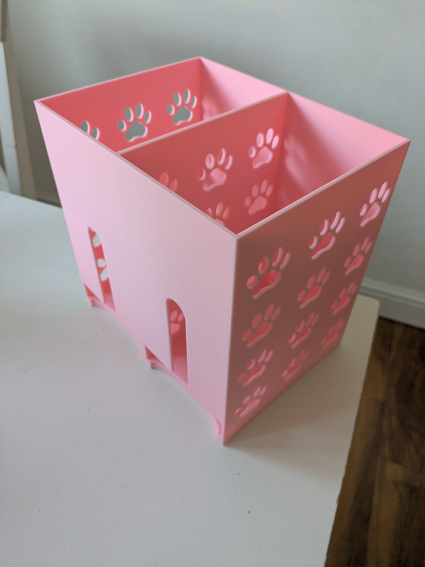 Double size pet food pouch holder & dispenser with paw prints on sides