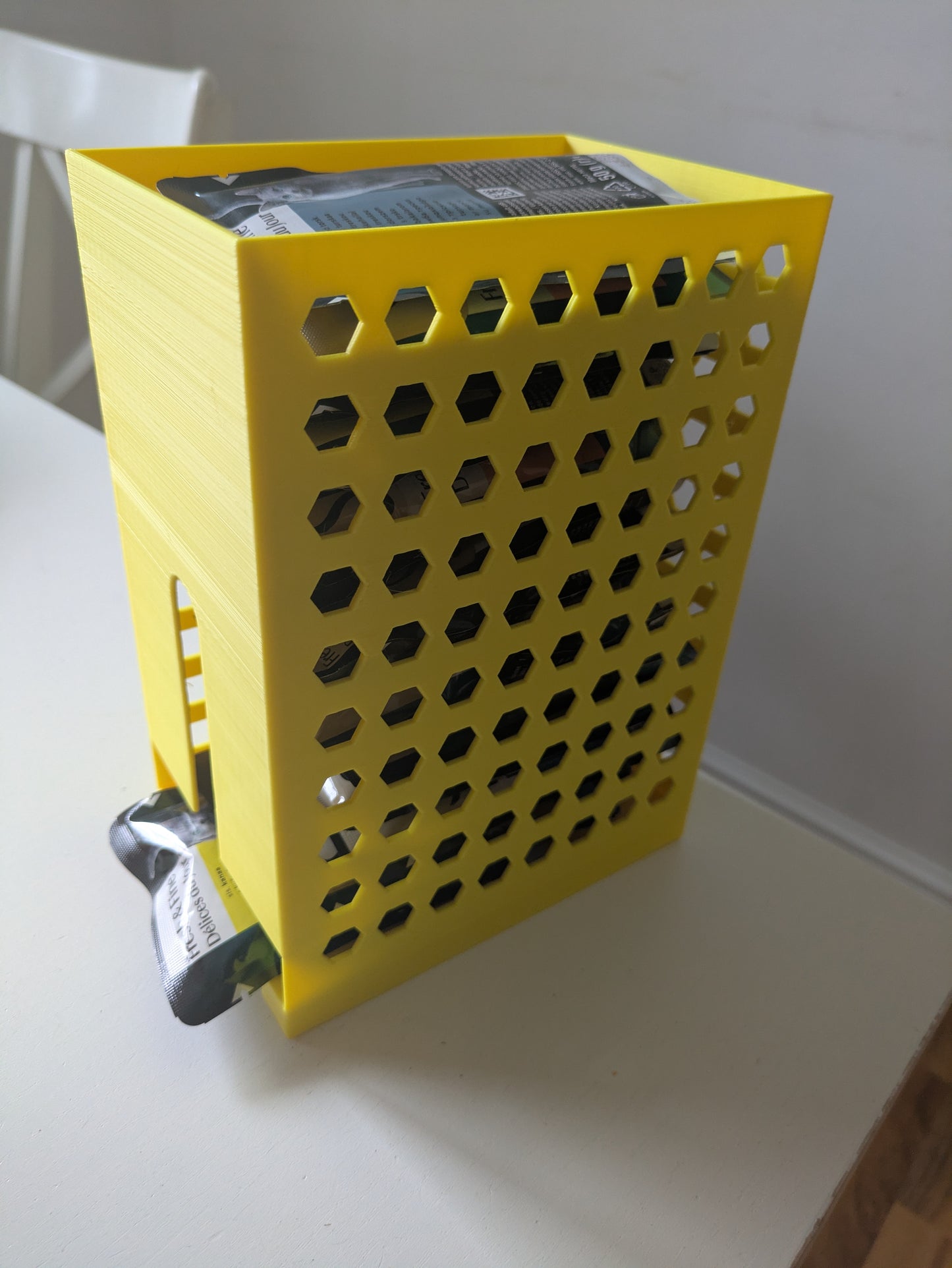 Pet food pouch holder dispenser