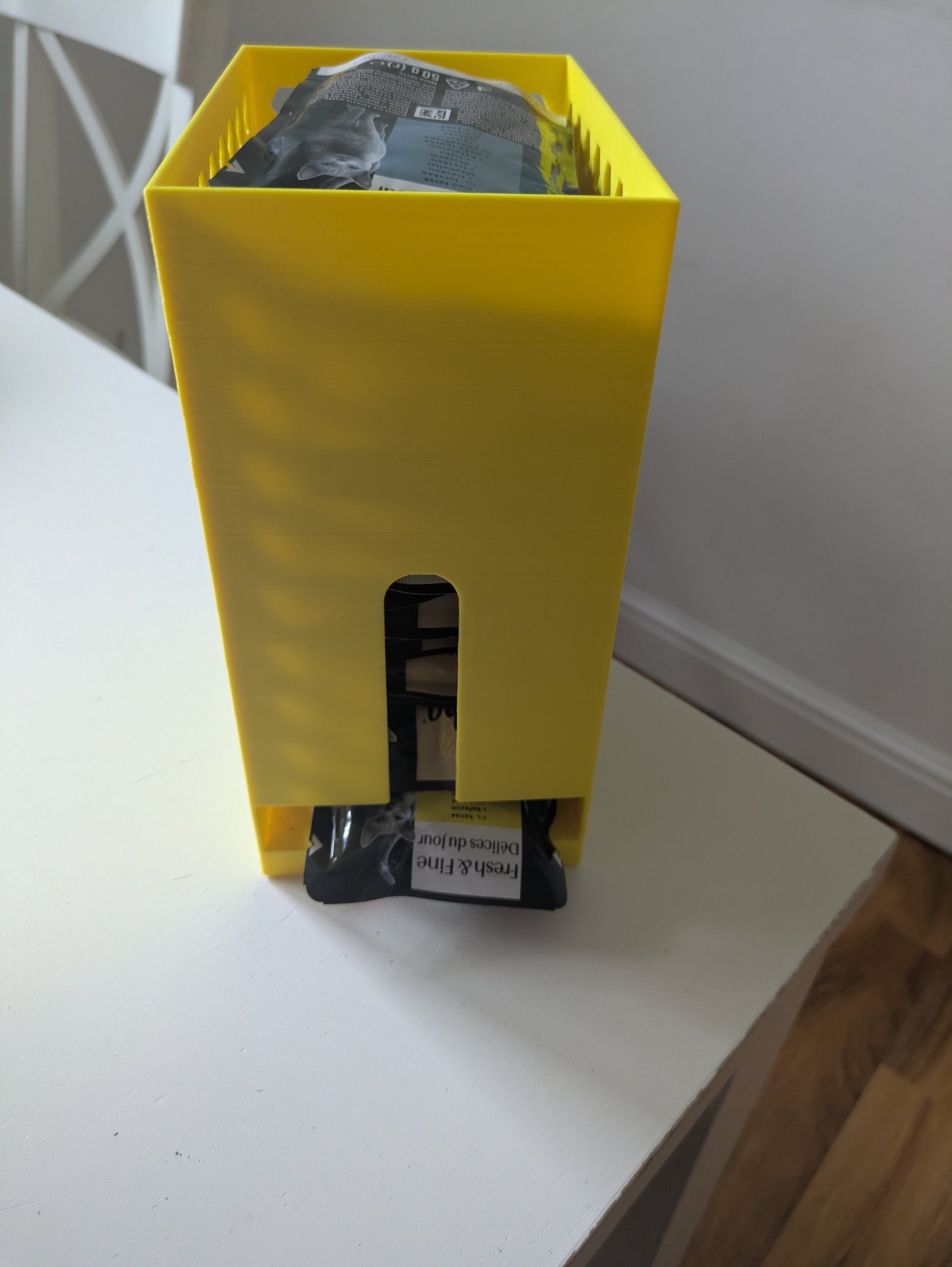 Pet food pouch holder dispenser
